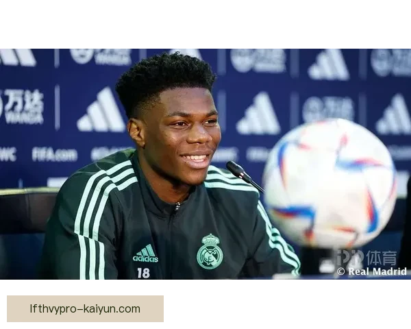 德布劳内转会总和纪录持续引发关注，未来市场表现值得期待