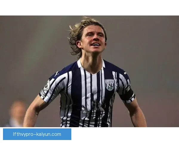 门迪左路防守漏洞引发媒体关注，球队需加强防守策略